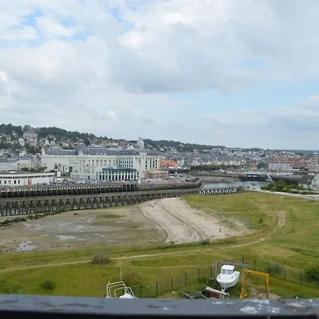 Mini-duplex Cosy Avec Magnifique Vue Deauville